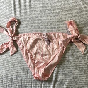 Victoria’s Secret Panties - NWT pink- tie on sides - super cute